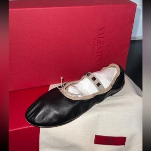 Rockstud Leather Ballet flats (worn once perfect condition)